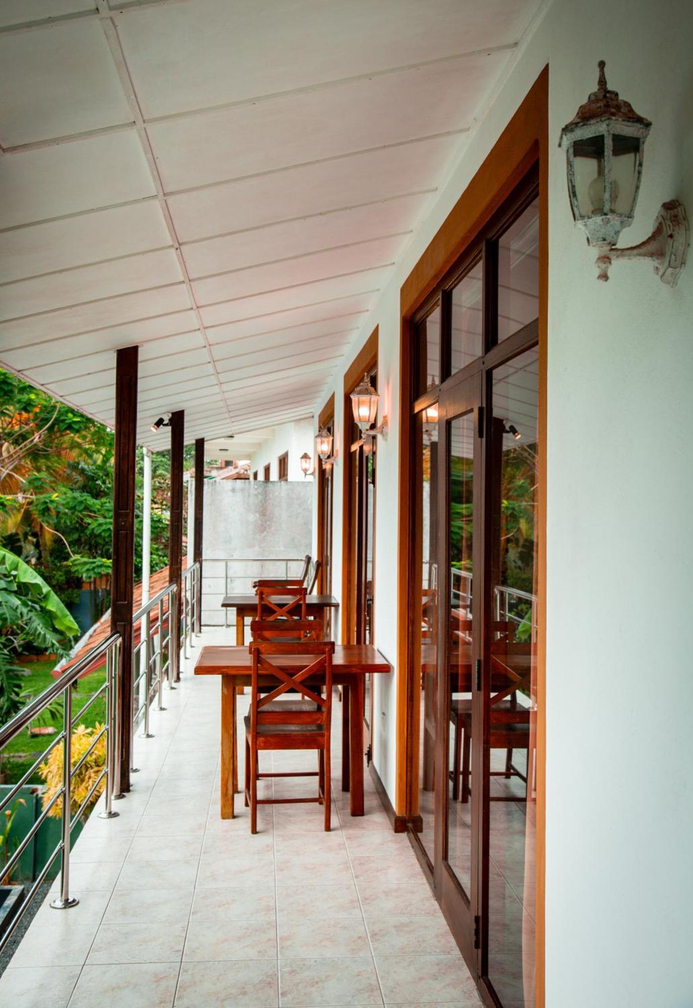 Riverside Inn Fuji Bentota Exterior foto